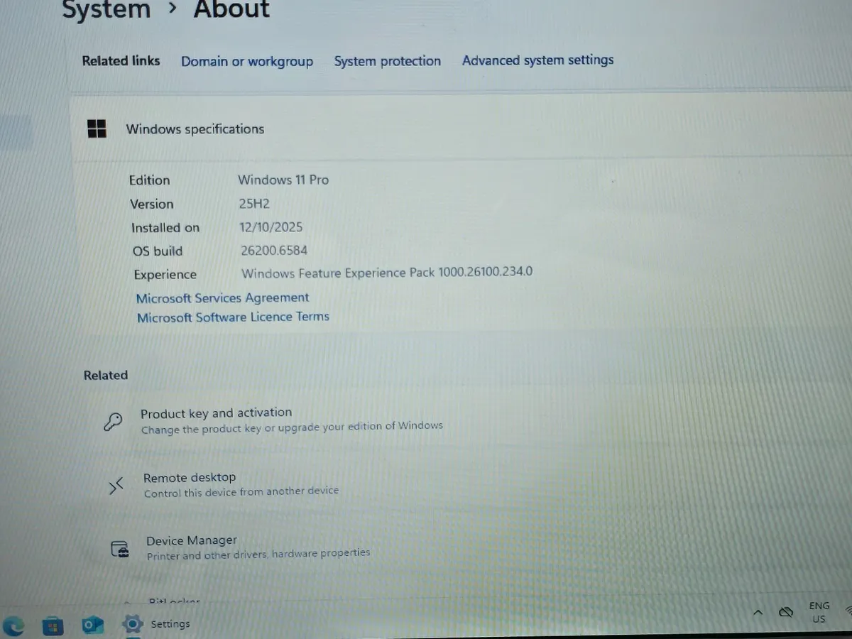 Laptop 13.5" Intel Windows 11 Pro Ultrabook - Image 2