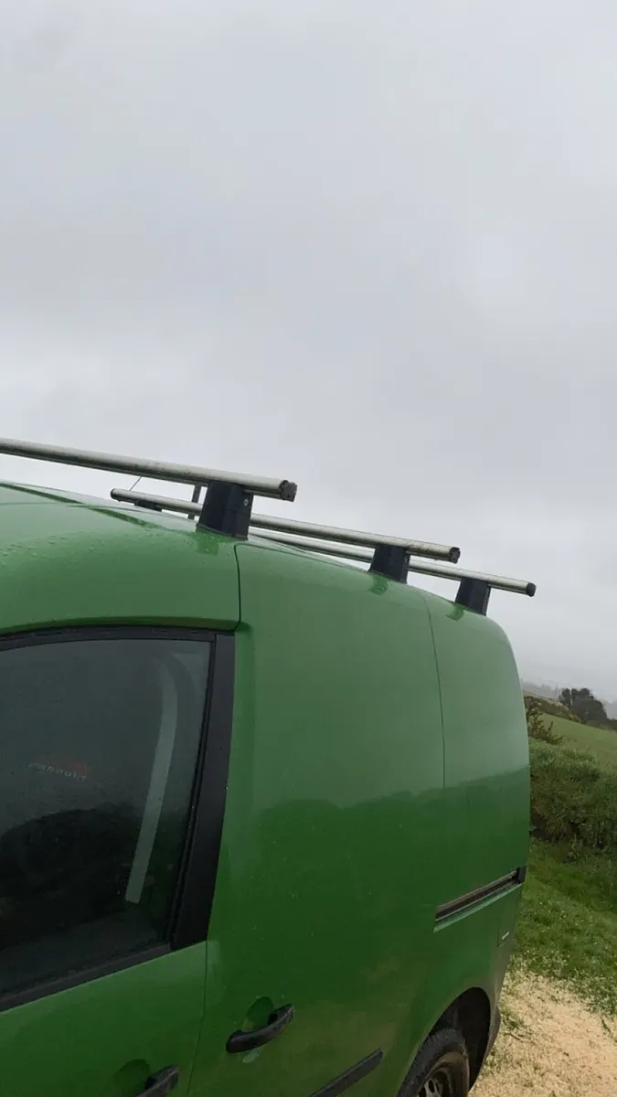 Volskwagen Caddy 2011 - Image 3