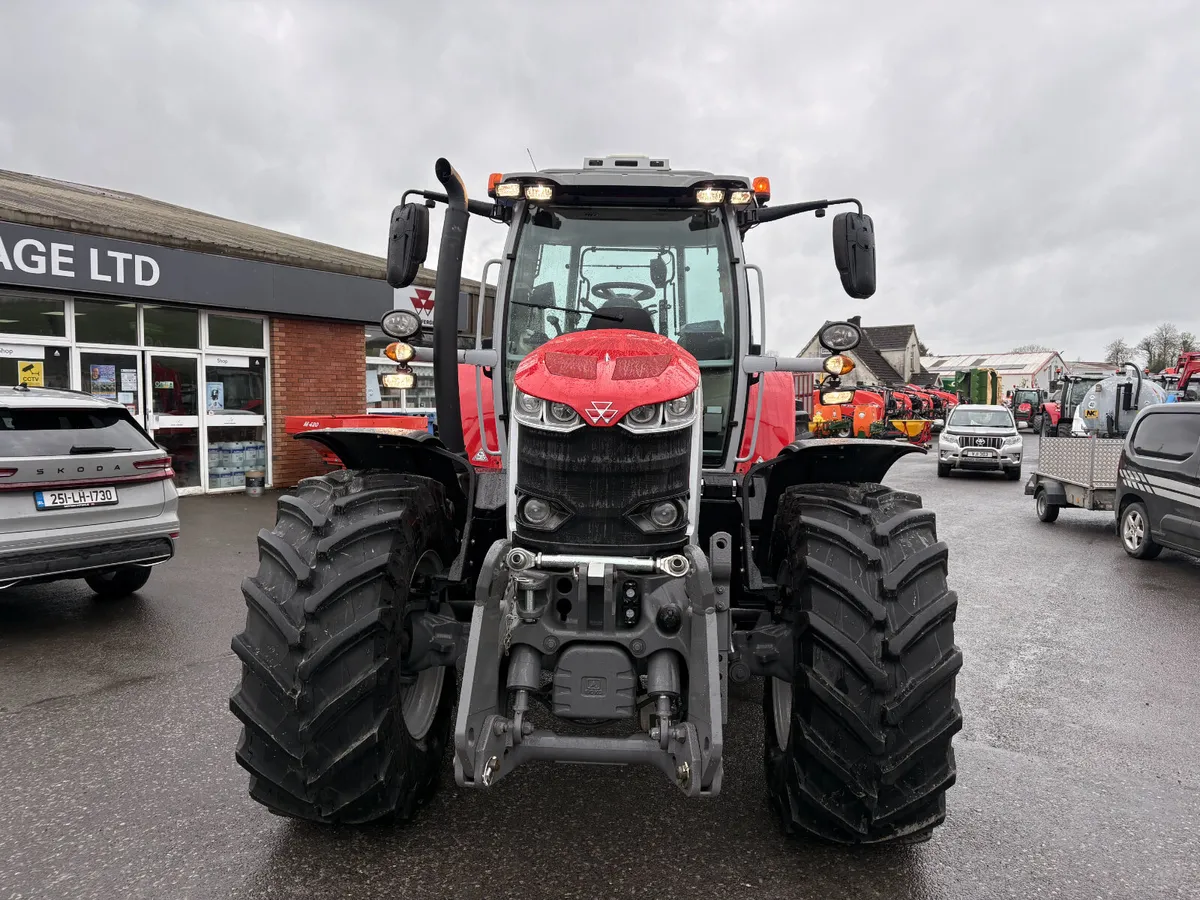 Massey Ferguson 7S.180 - Image 3