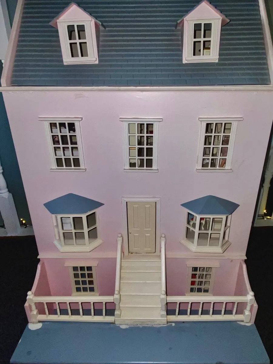 Doll house - Image 1