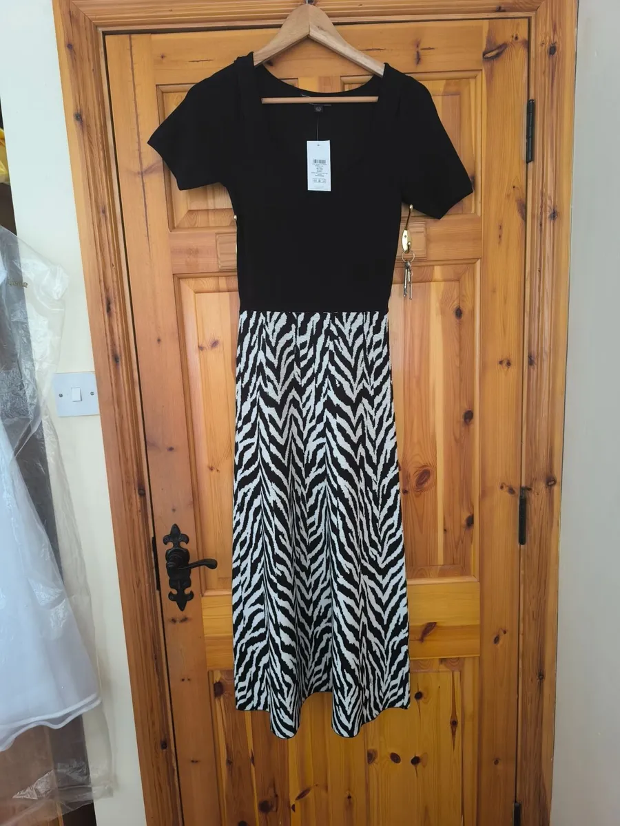 Lipsy Dress - Image 4