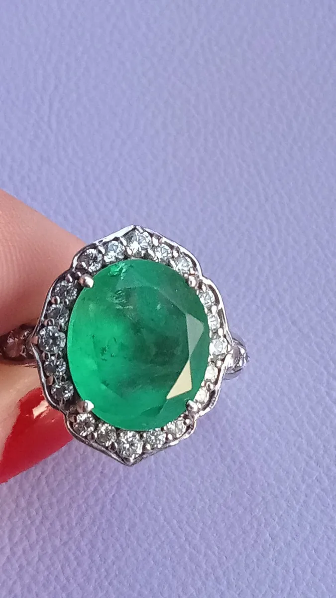 Beautiful Dress Ring - Image 4