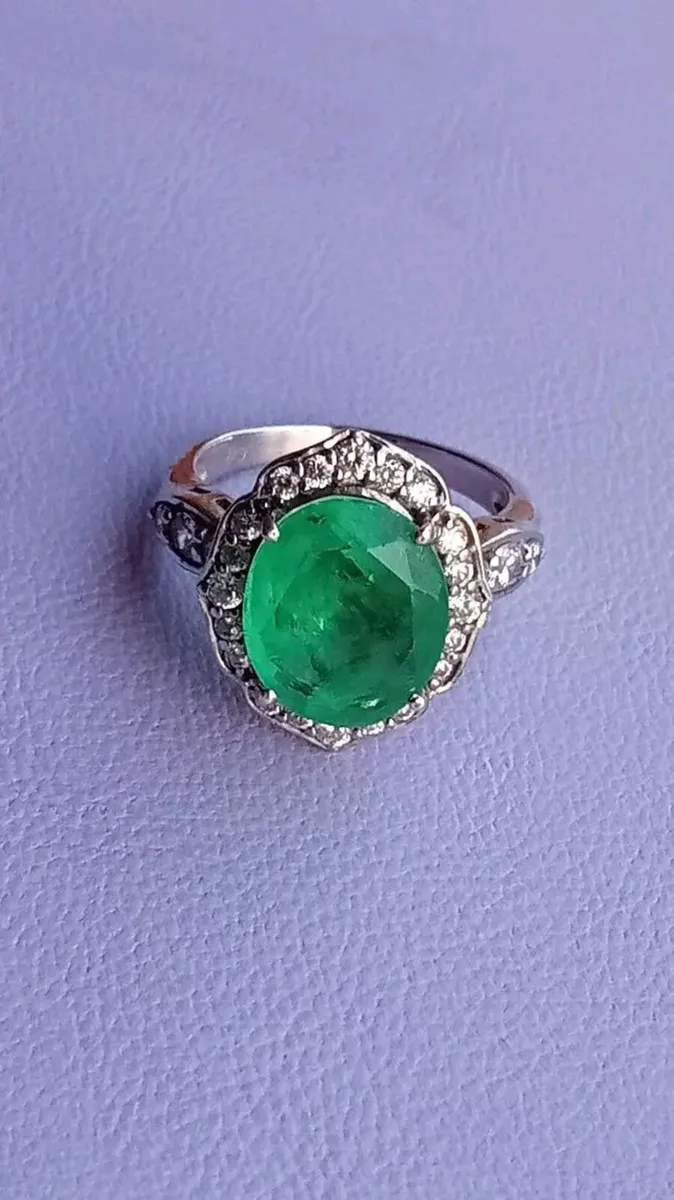 Beautiful Dress Ring - Image 3