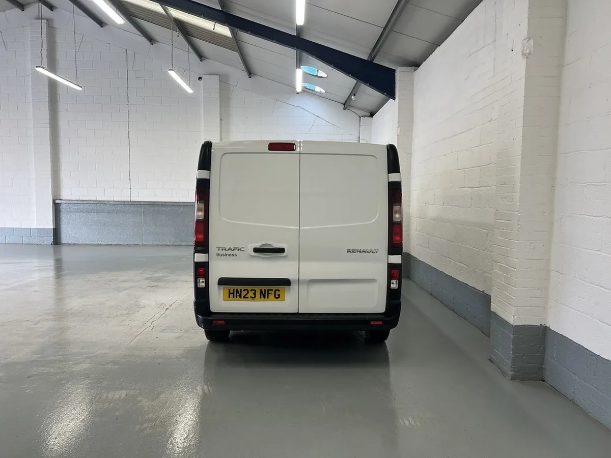 2023 Renault Trafic Panel Van - Image 4