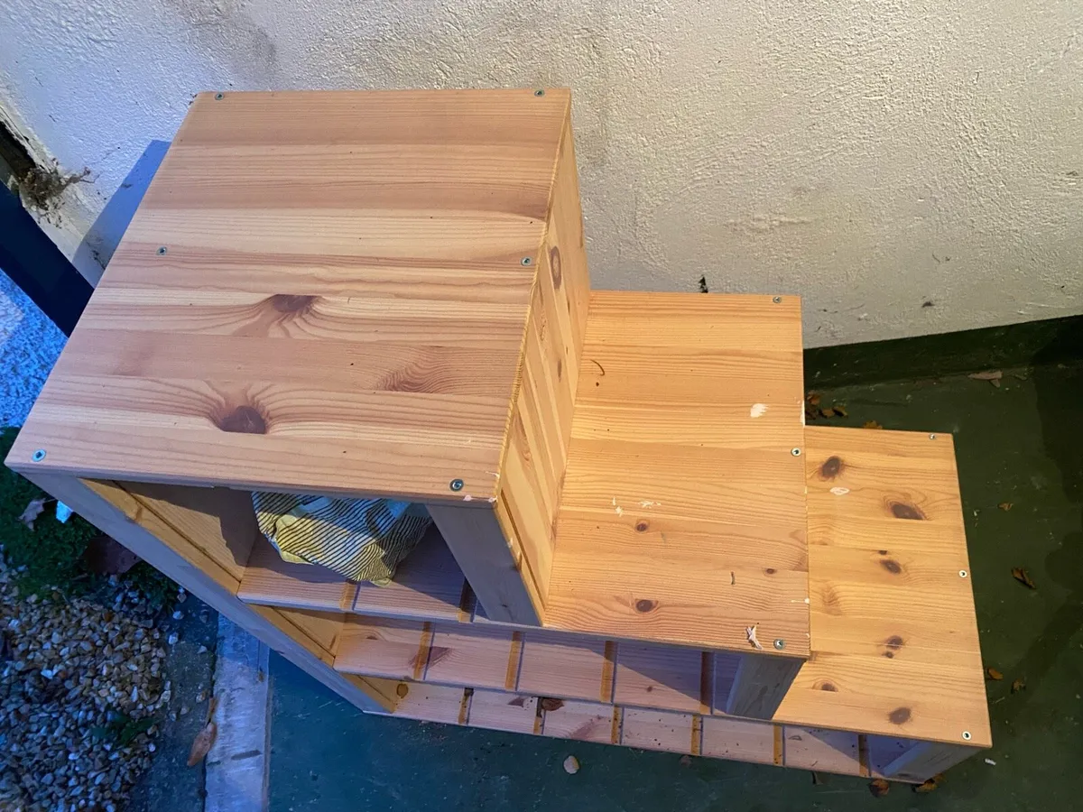 Free book case - Image 1