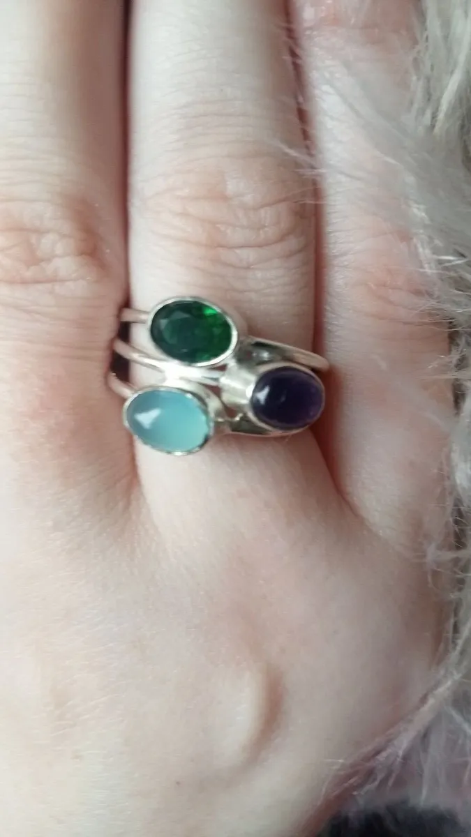 Beautiful Multi Gem Ring - Image 2