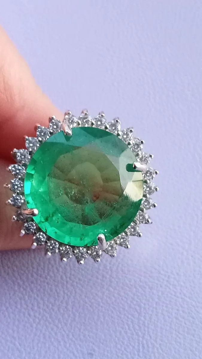 Beautiful Dress Ring - Image 2