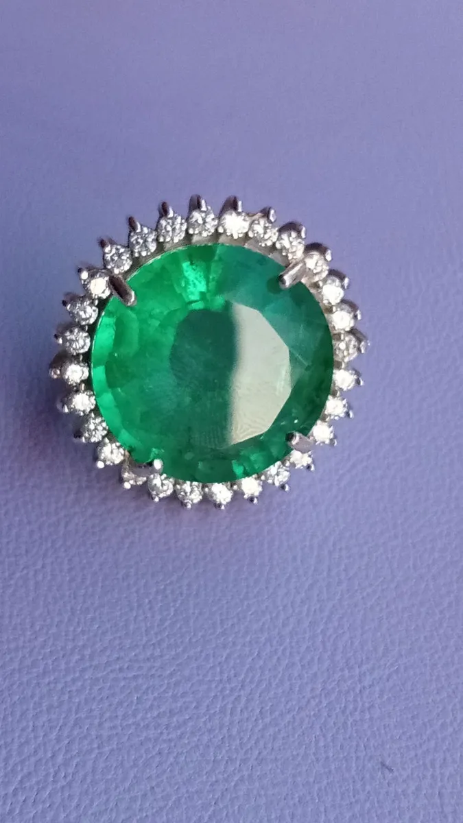 Beautiful Dress Ring - Image 1