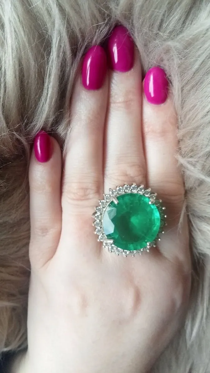 Beautiful Dress Ring - Image 4