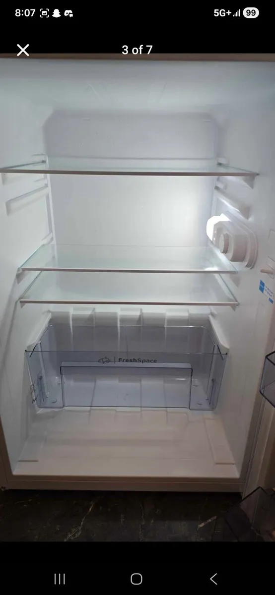 Indesit undercounter free standing larder fridge - Image 3