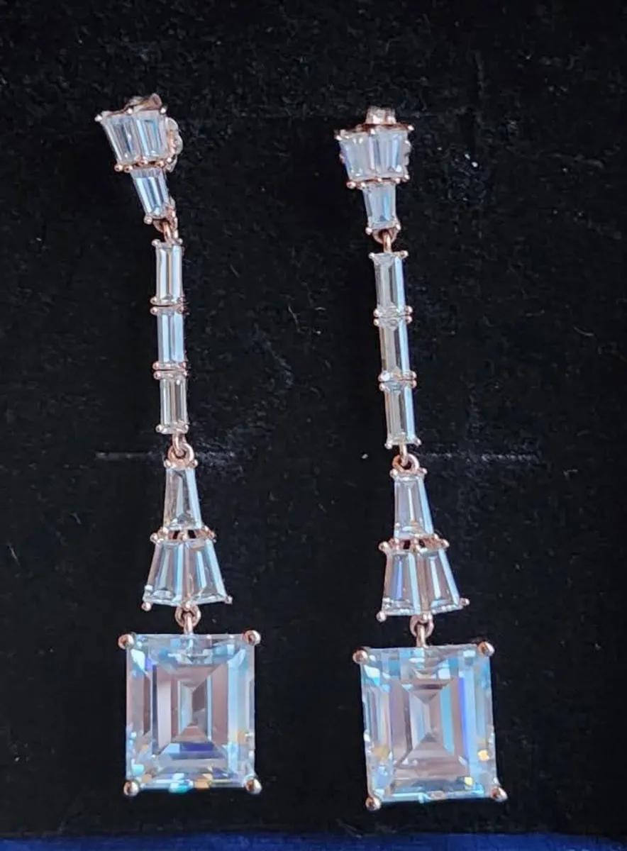 Beautiful Art Deco Earrings - Image 2