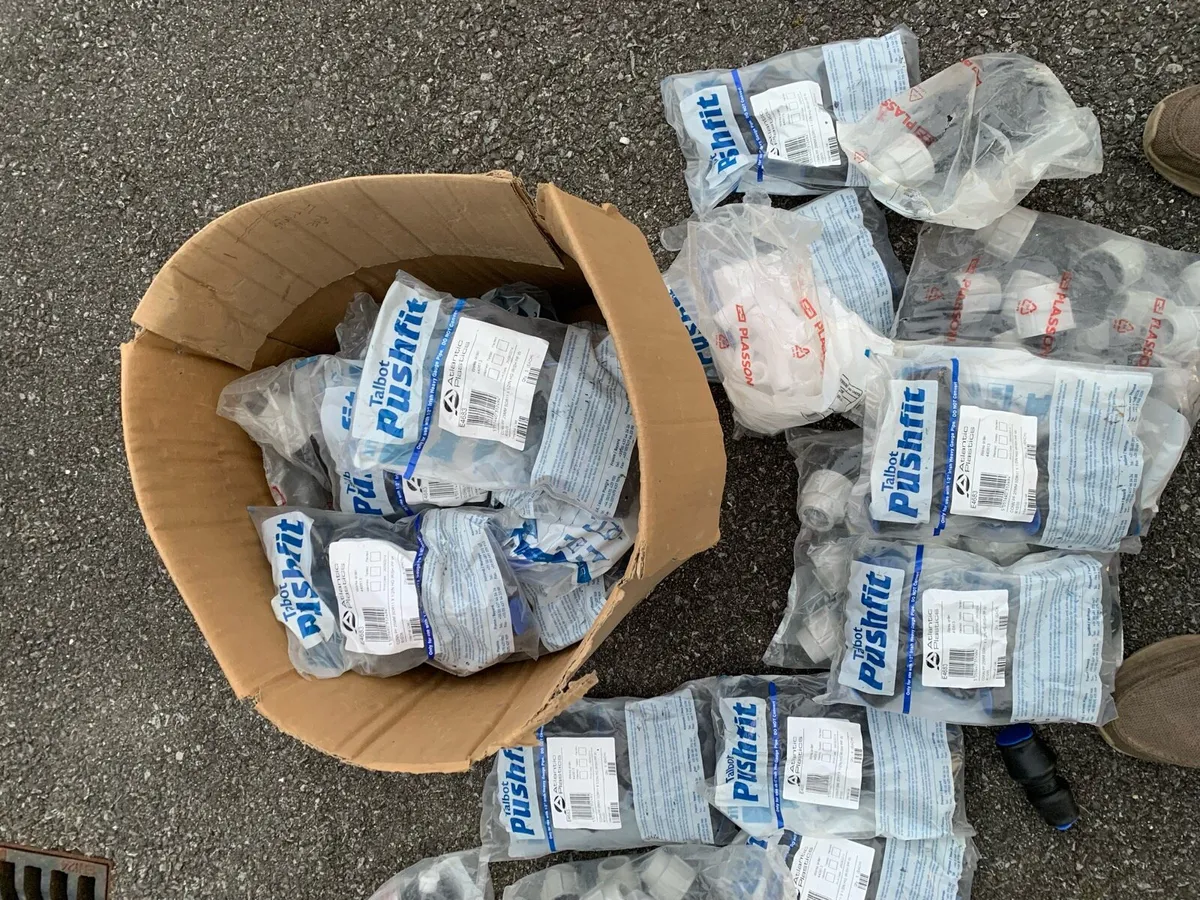 Water pipe fittings - Image 1