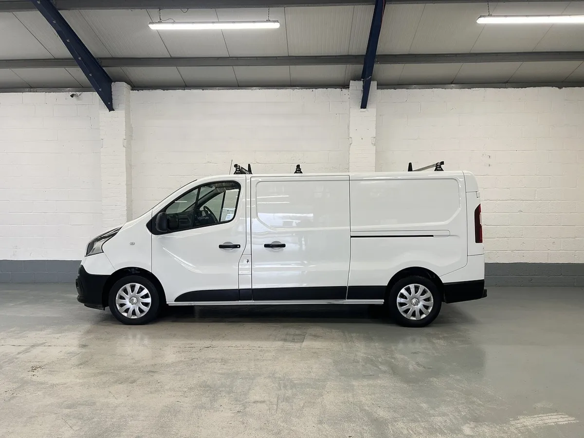 2021 Renault Trafic Panel Van - Image 1