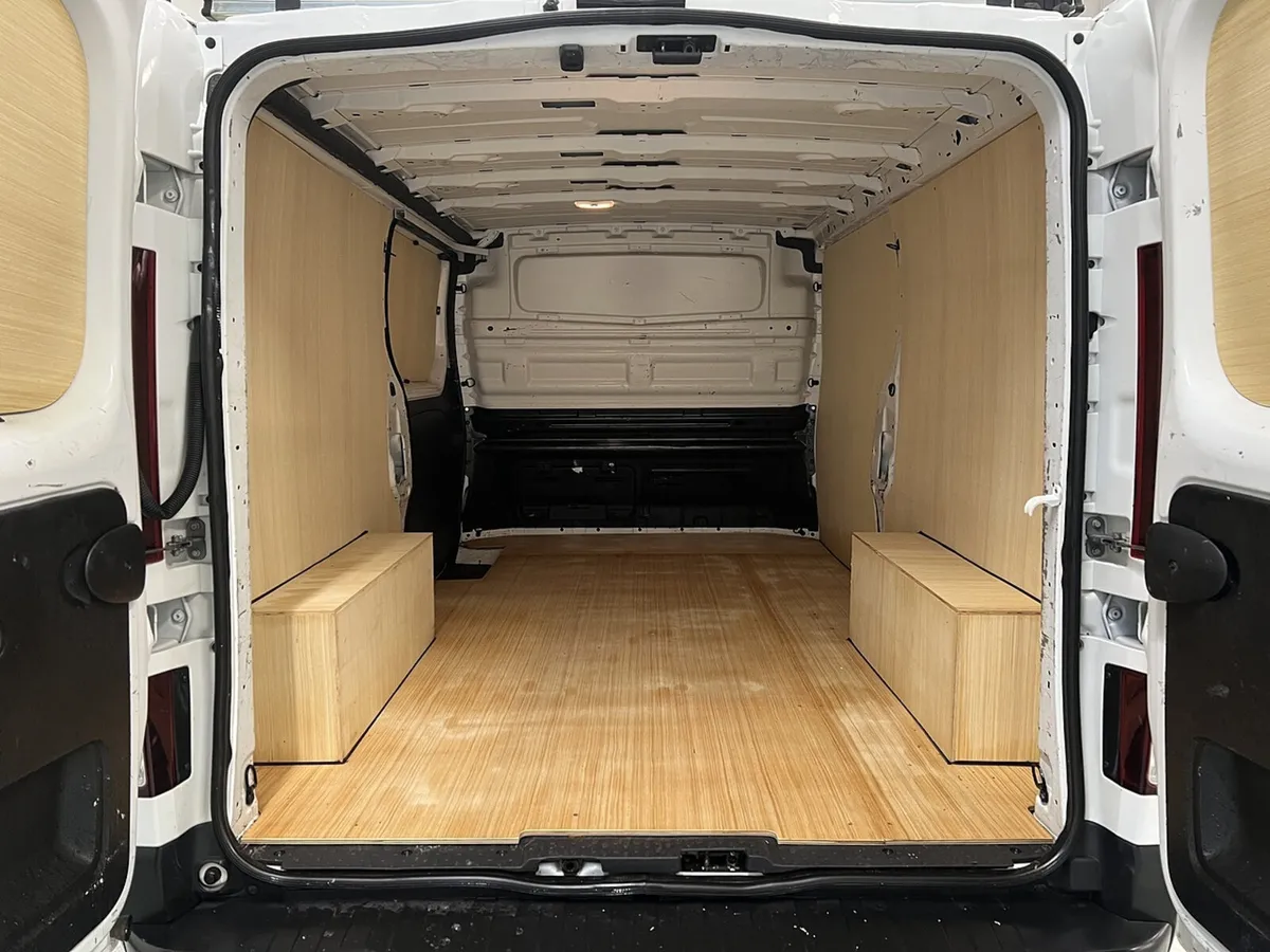 2021 Renault Trafic Panel Van - Image 2