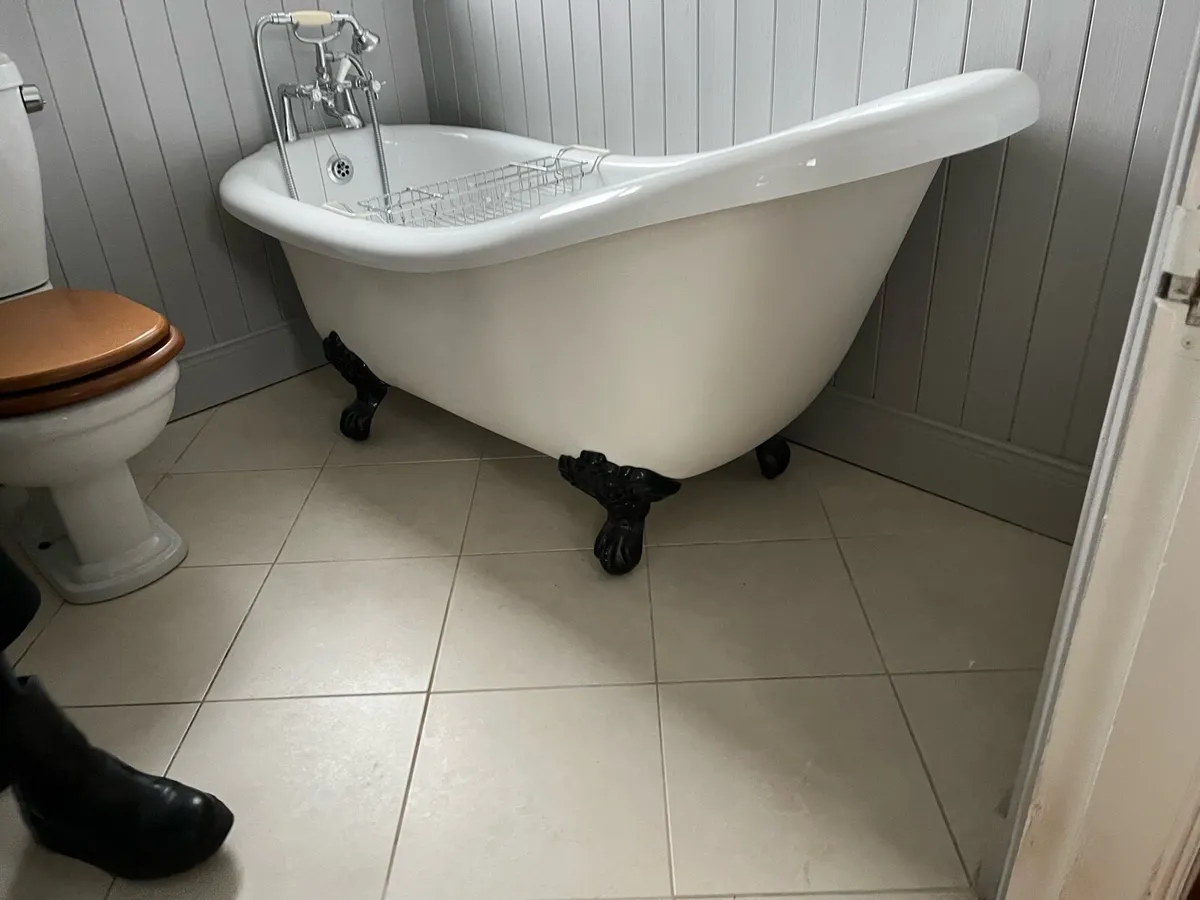 Roll top bath - Image 2