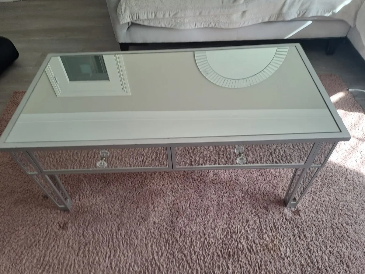 Coffee table - Image 1