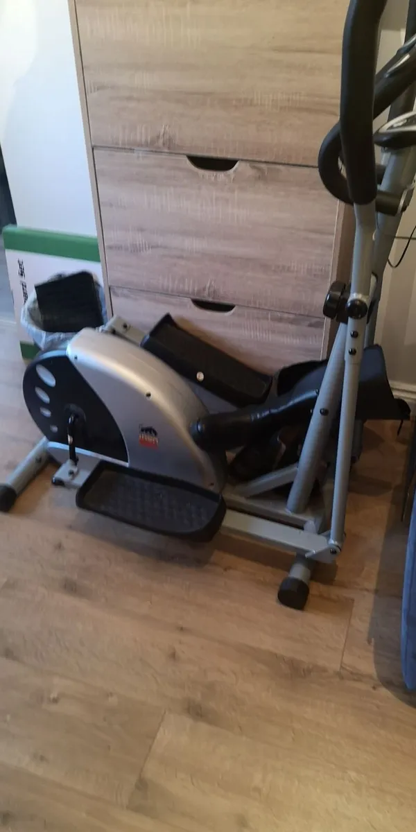Cross Trainer - Image 1