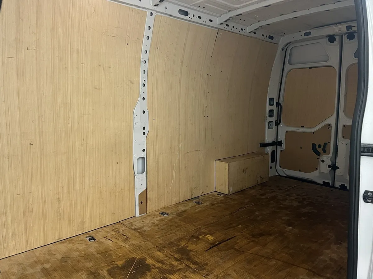2023 Renault Master Panel Van - Image 3