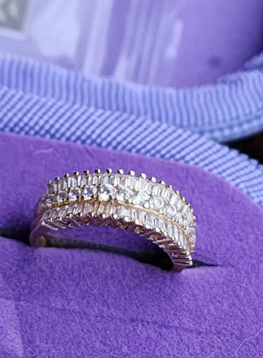 Beautiful Dress Ring - Image 1