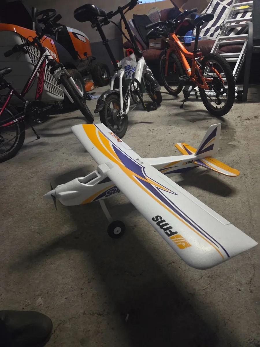 Rc plane with controller and charger - Image 1