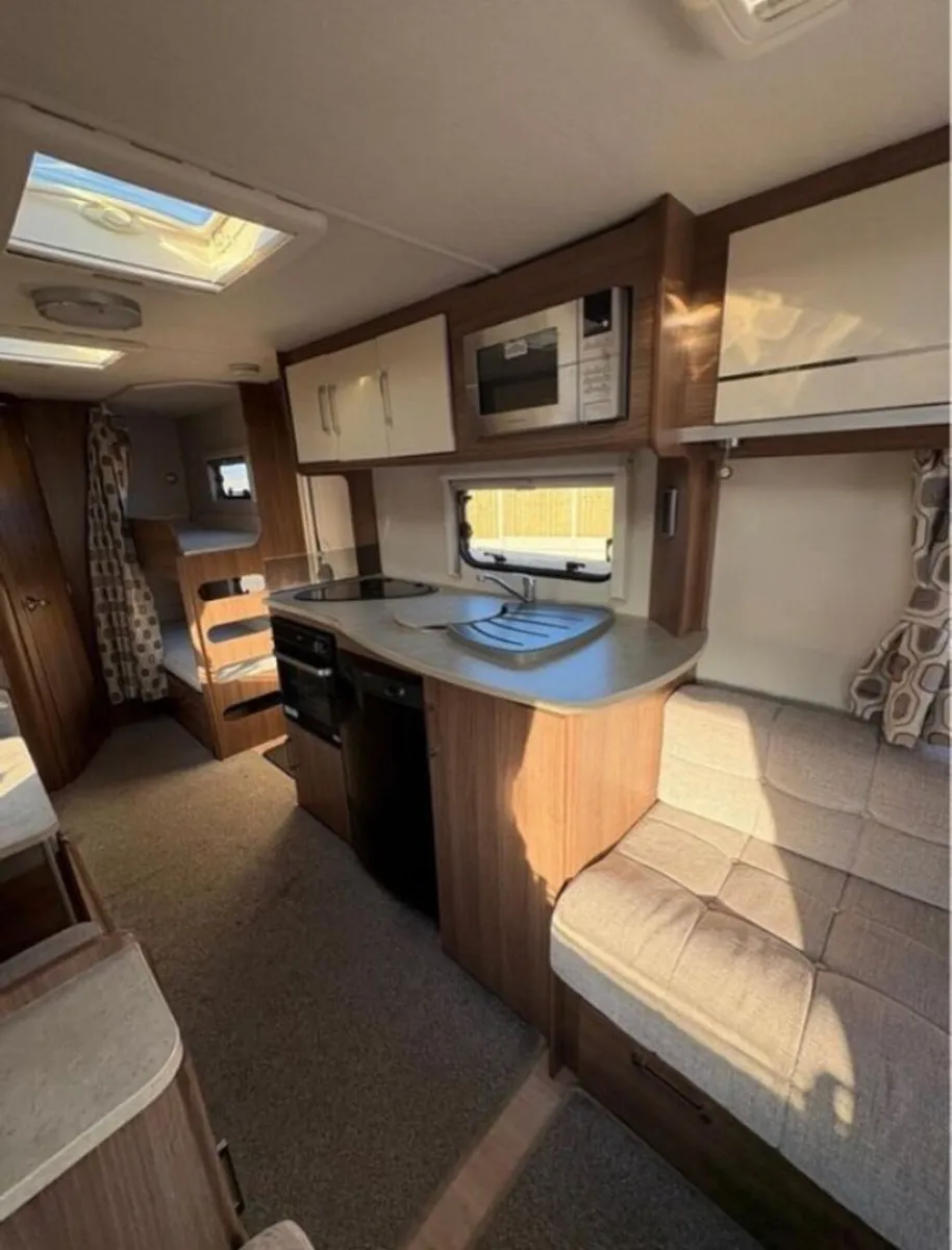 2016 6 Berth Lunar Venus - Image 3