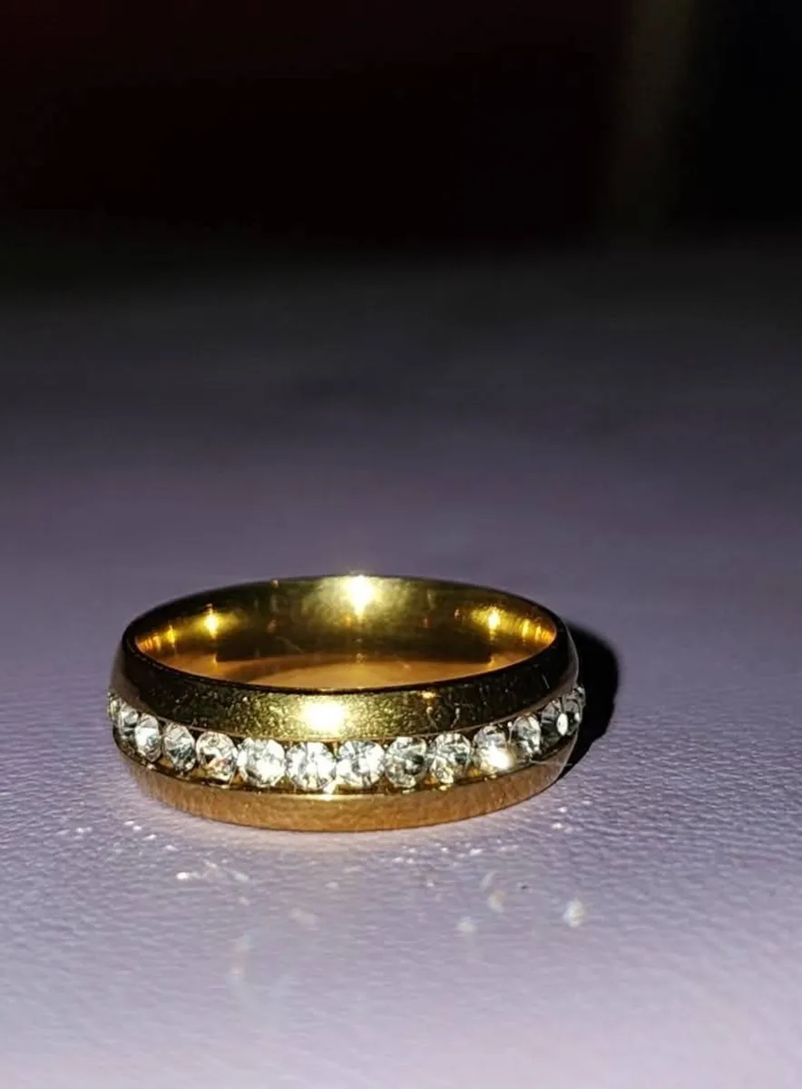 Beautiful Dress Ring - Image 2