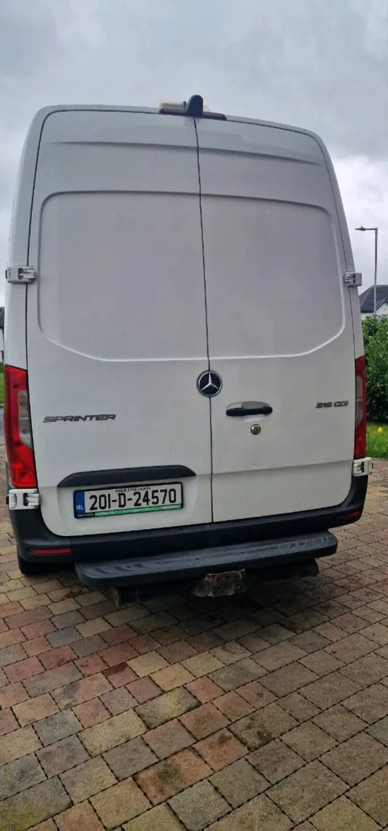 Mercedes Van - Image 4