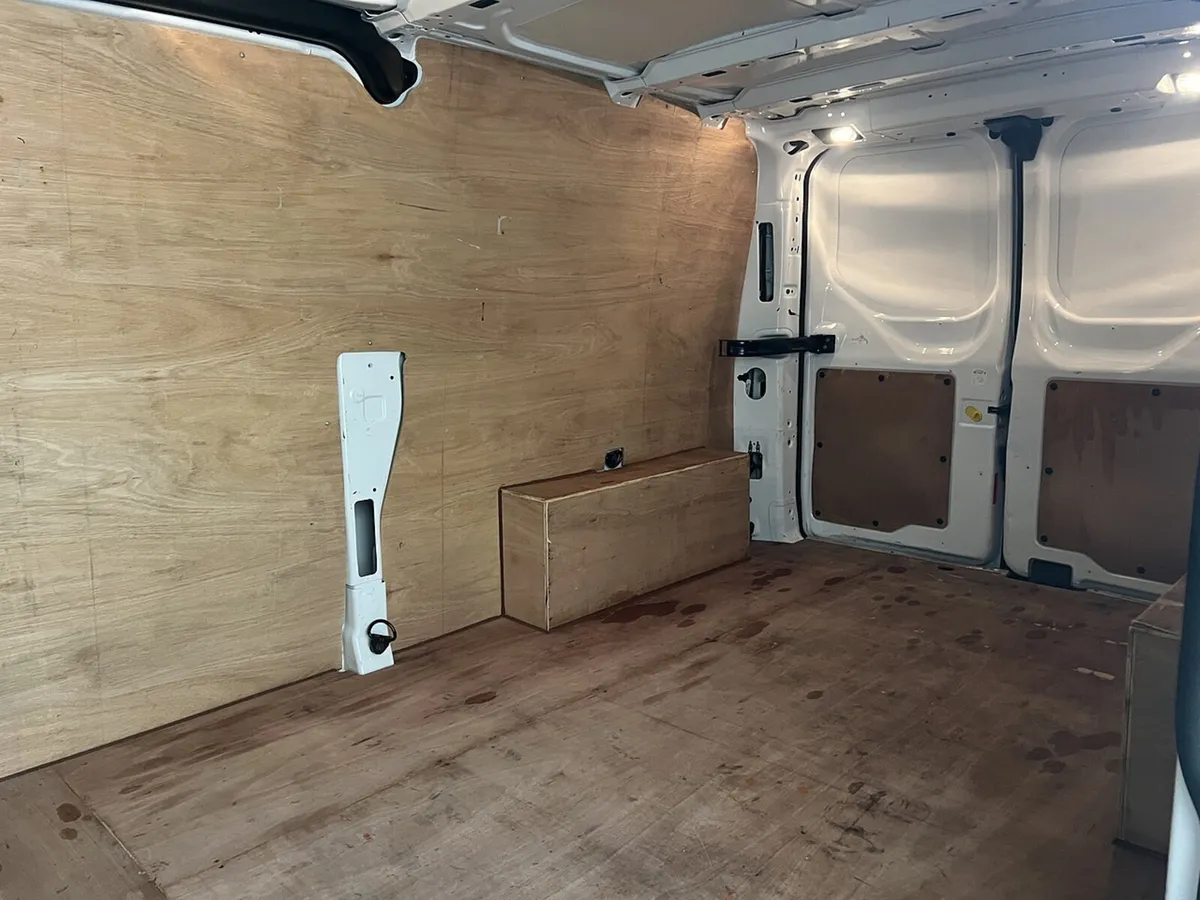 2023 Ford Transit Custom Panel Van - Image 3