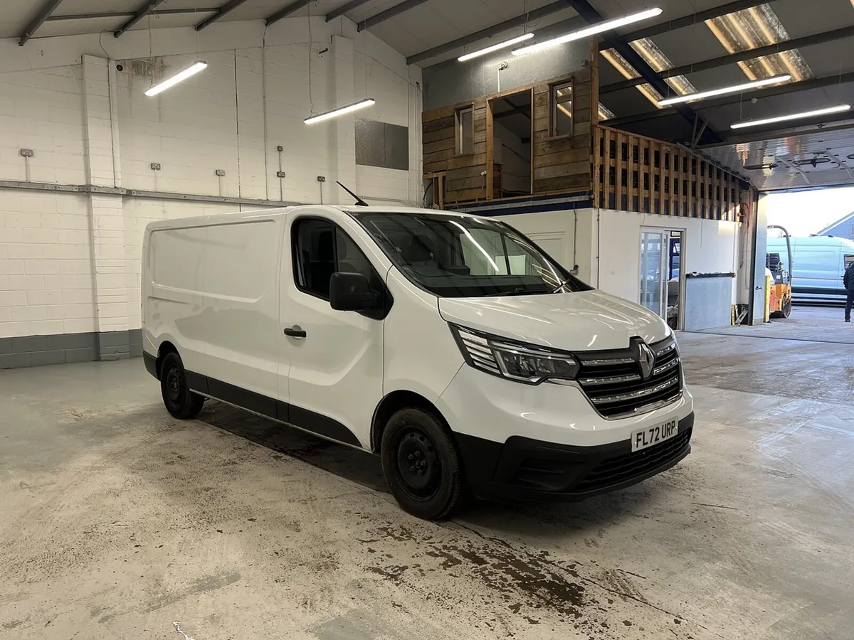 2022 Renault Trafic Panel Van - Image 1