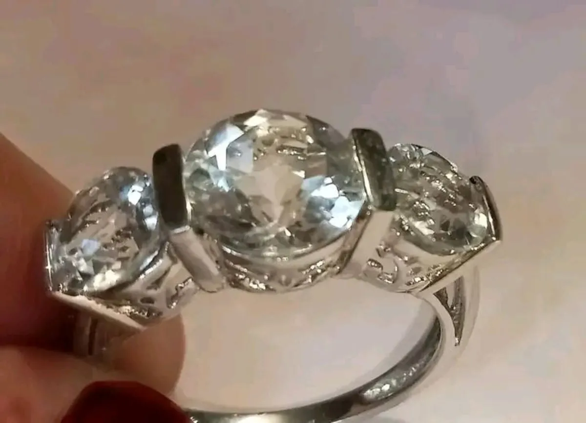 Beautiful Dress Ring - Image 1