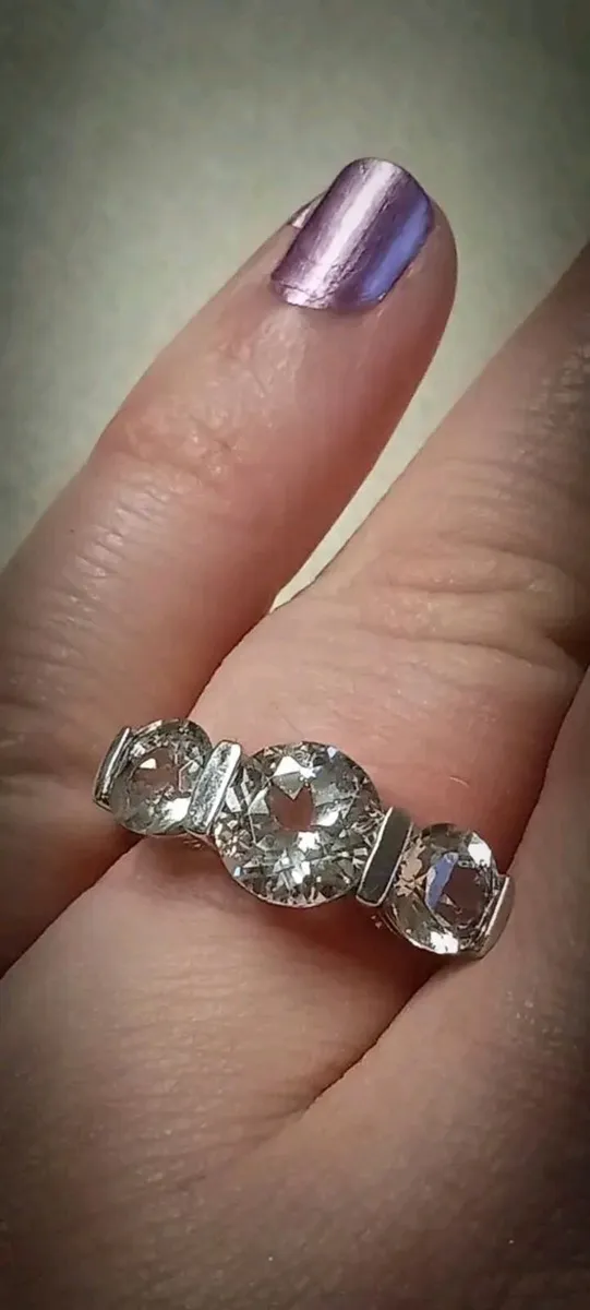 Beautiful Dress Ring - Image 2