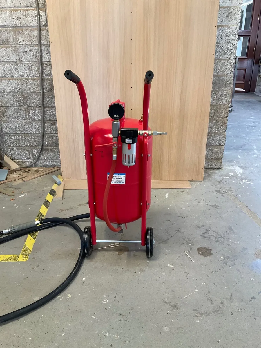 10 gallon sandblasting pot - Image 3