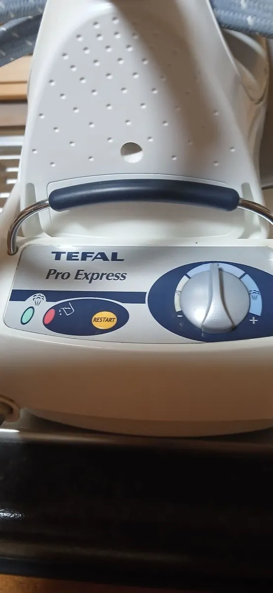 Tefal Pro  Plus Steam Iron - Image 1