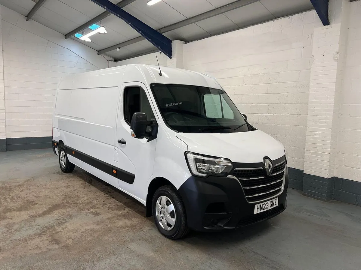2023 Renault Master Panel Van - Image 4