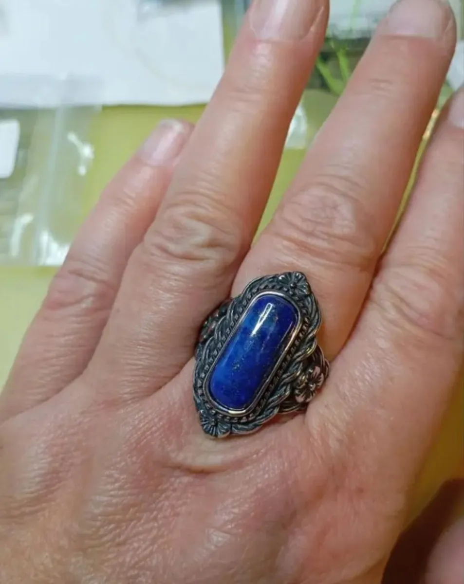 Beautiful Dress Ring - Image 1