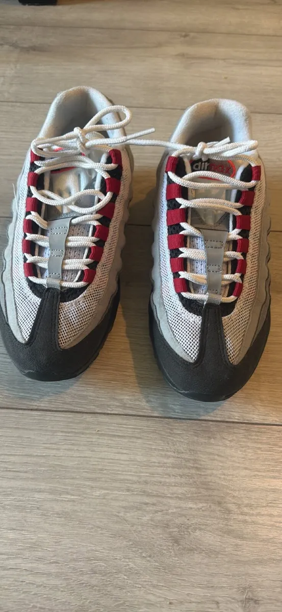 Nike air max Juniors  kids size 4 - Image 1