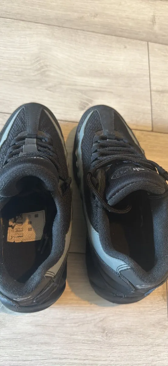 Nike air max Junior kids size 4 - Image 3