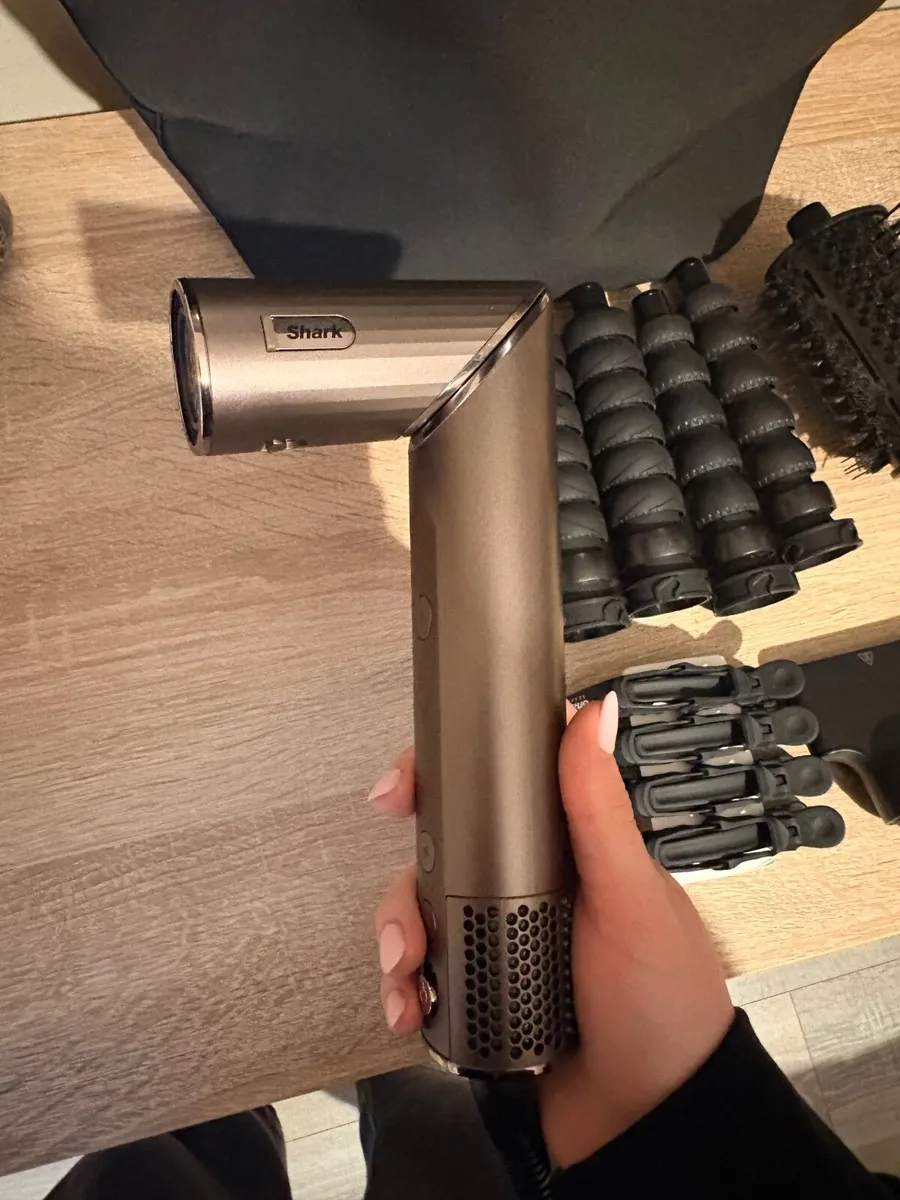 Shark Flexstyle - Image 1