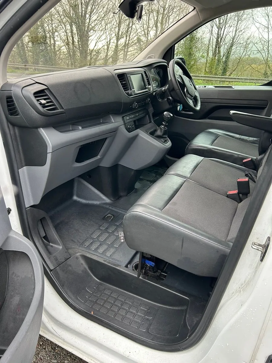 2020 opal vivaro sportive - Image 4