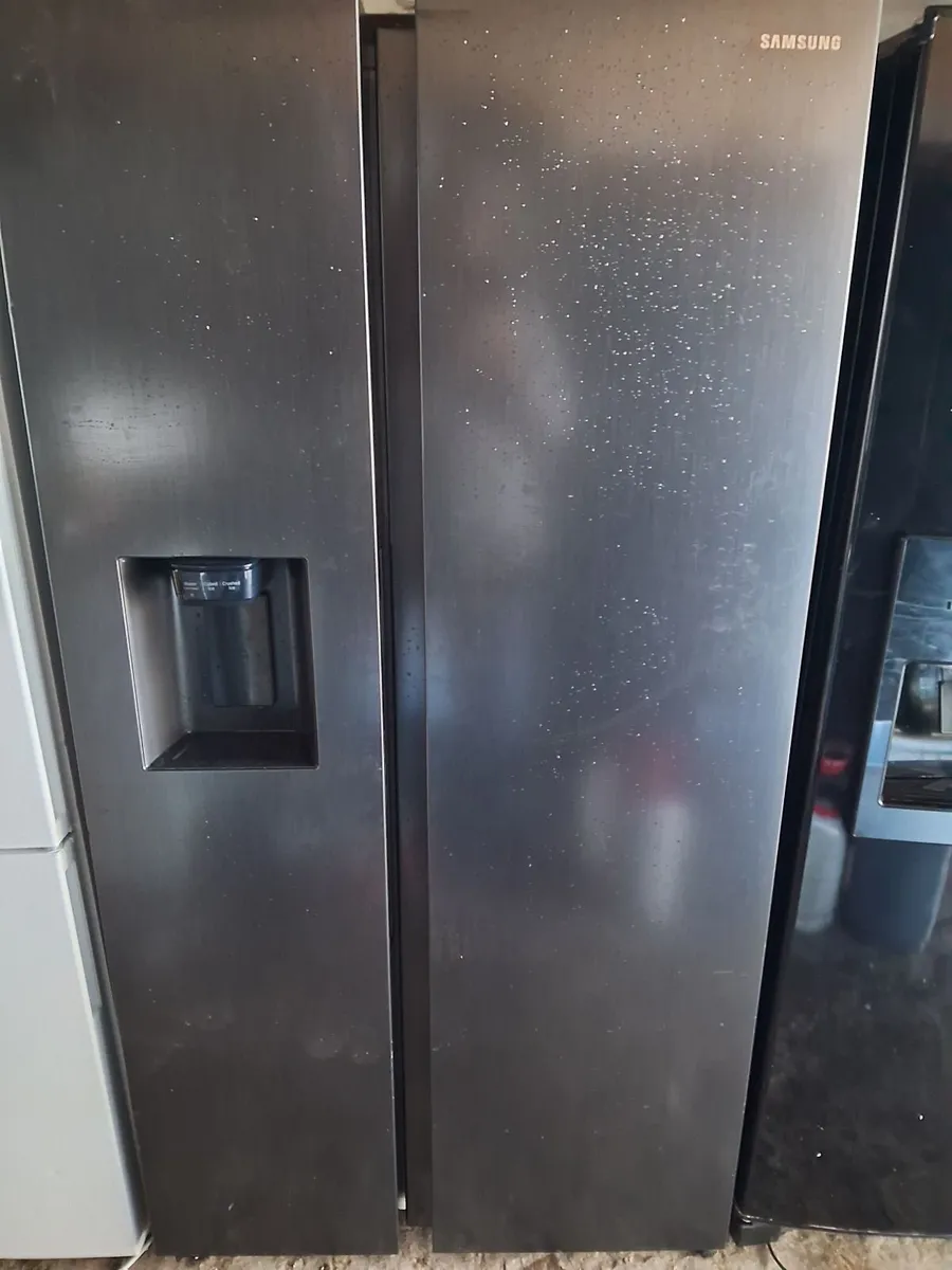 EX DISPLAY BRAND NEW AMERICAN FRIDGE AND FREEZER - Image 1