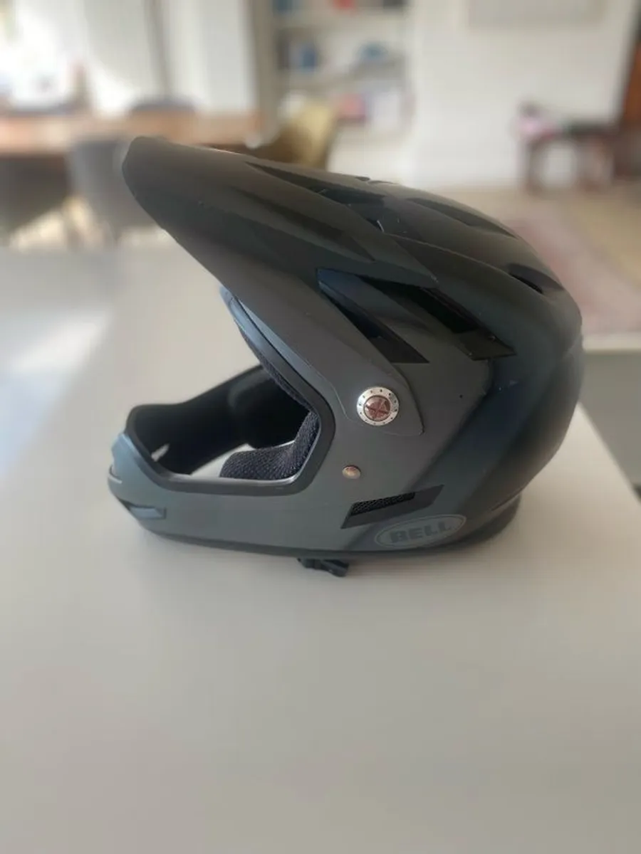 Kid's Full Face Mountain Bike Helmet (Bell) Size S - Image 1