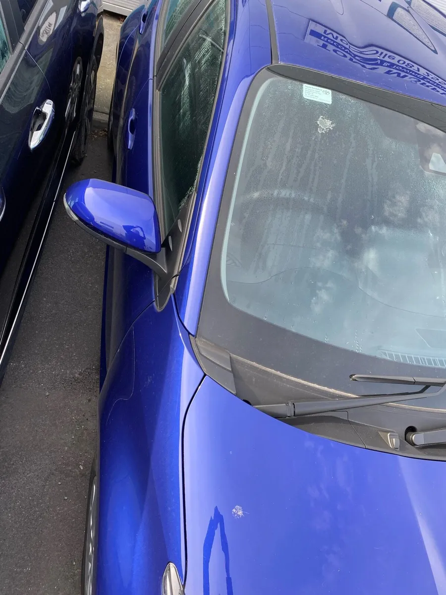 Toyota Yaris hybrid for parts only - Image 3