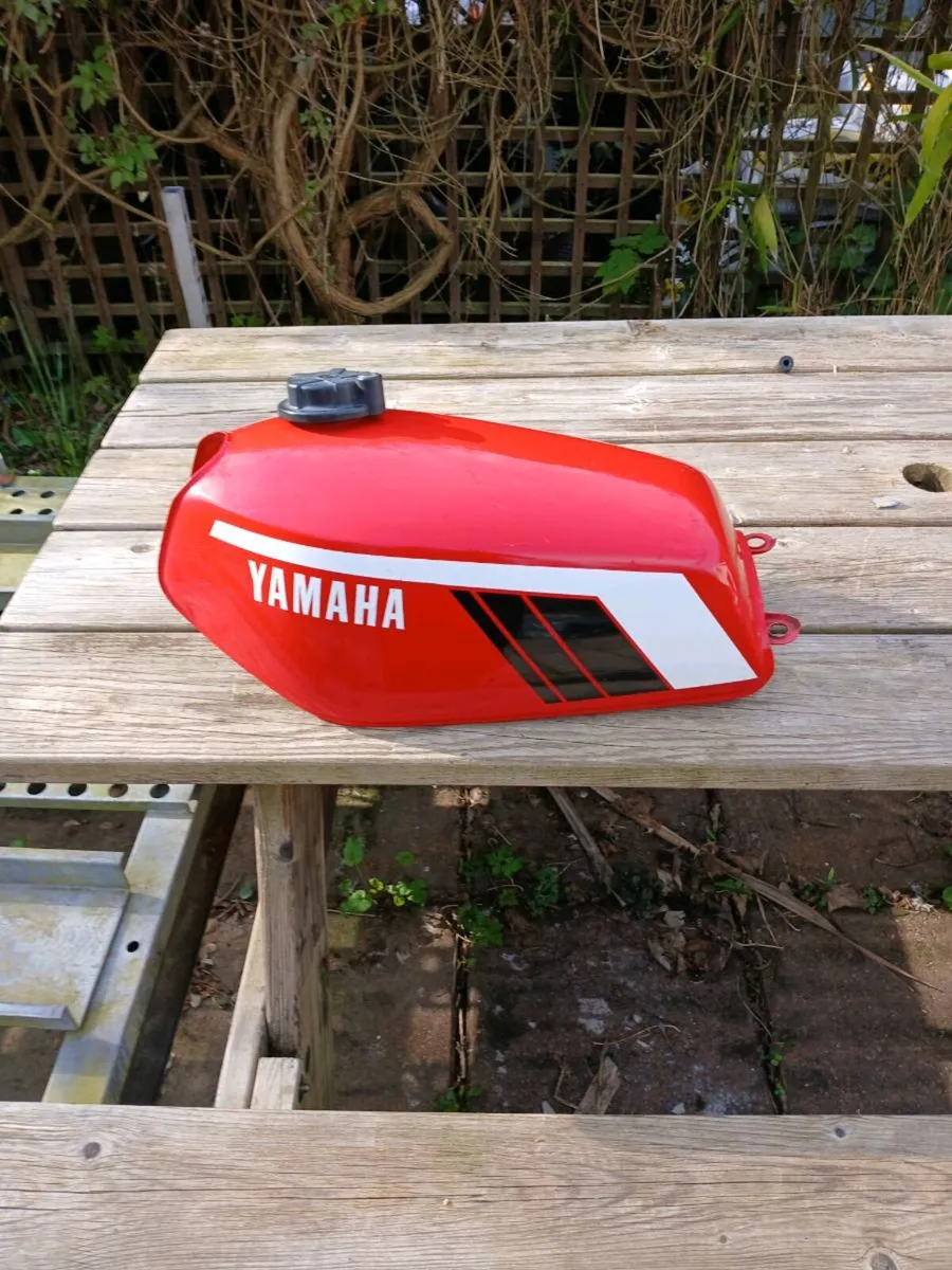 Yamaha DT 175 Engine/Parts + DT 125 MX Frame /Book - Image 1