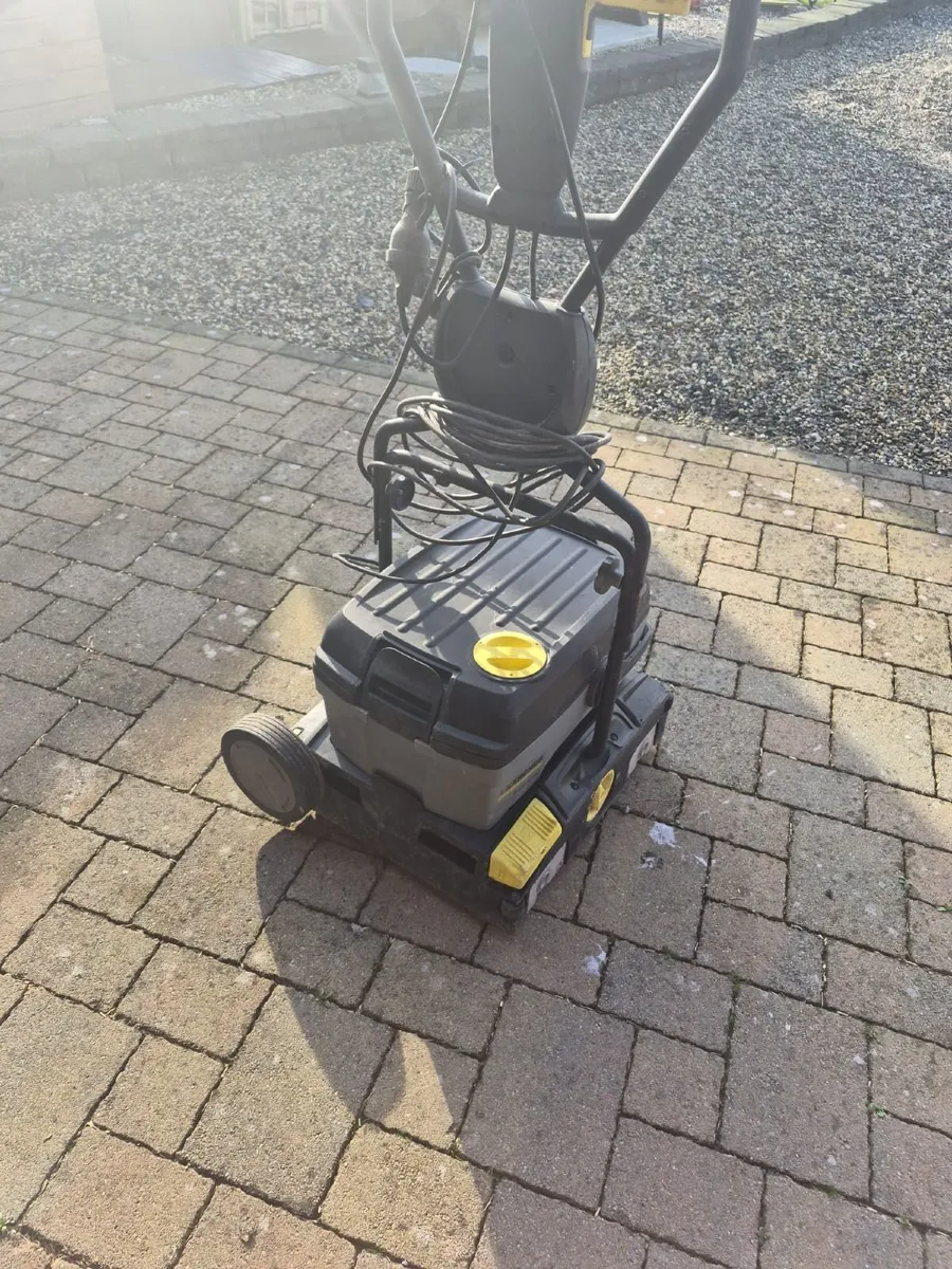 Karcher Scrubber Dryer - Image 1