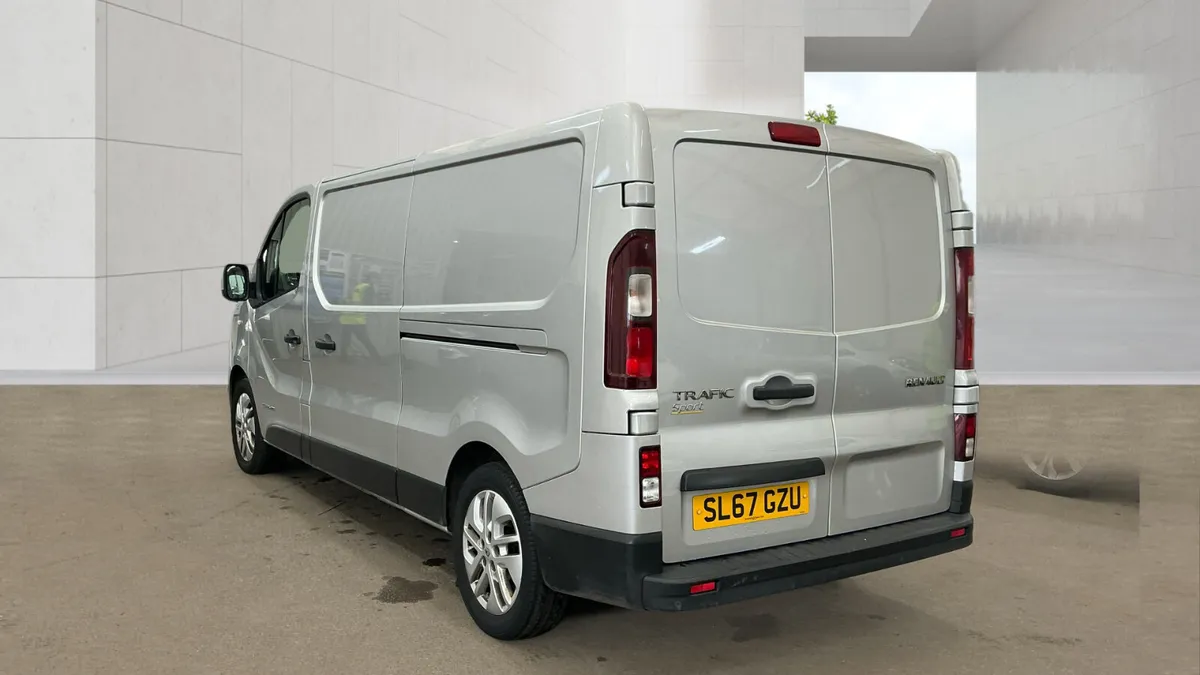 Renault Trafic SPORT- FINANCE AVAILABLE - Image 3