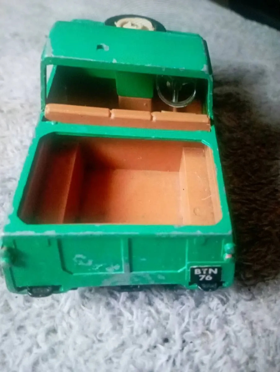 VINTAGE  BRITAIN'S DIE-CAST VINTAGE FARM TRUCK. - Image 2