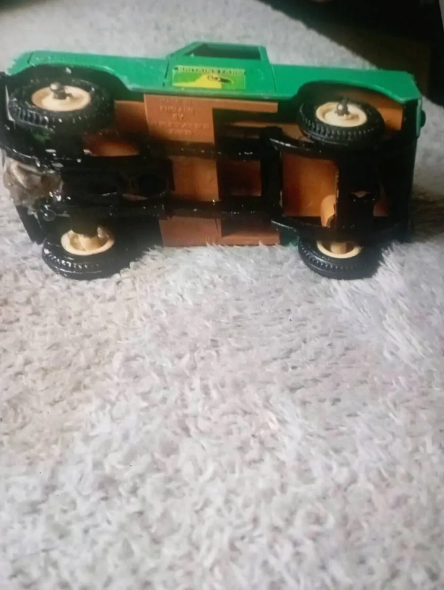 VINTAGE  BRITAIN'S DIE-CAST VINTAGE FARM TRUCK. - Image 4