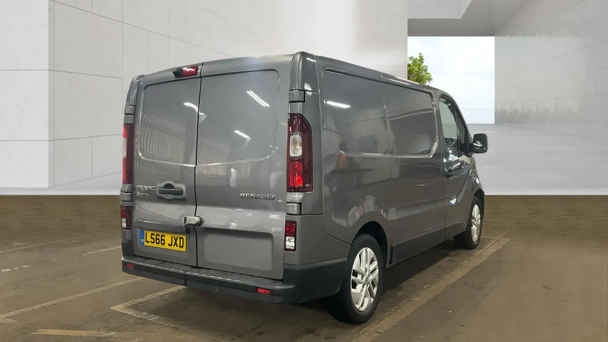 Renault Trafic SPORT- FINANCE AVAILABLE - Image 4