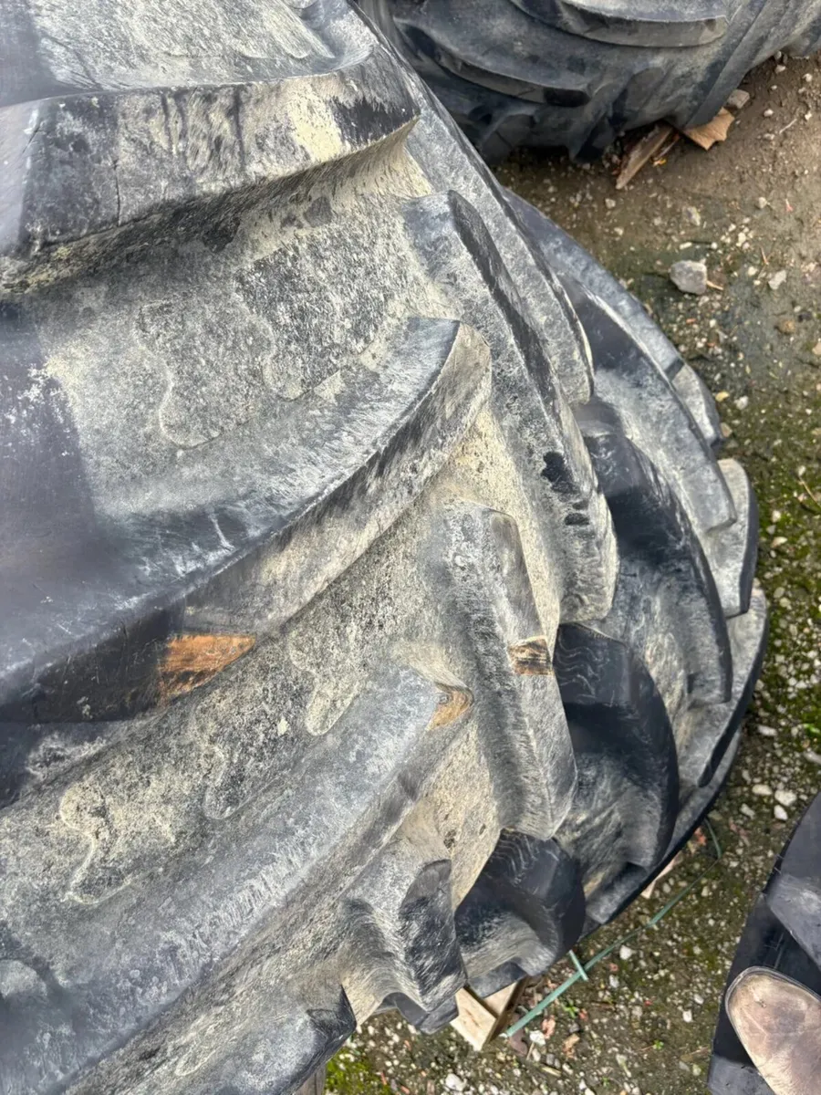 900 60 R32 - Image 3