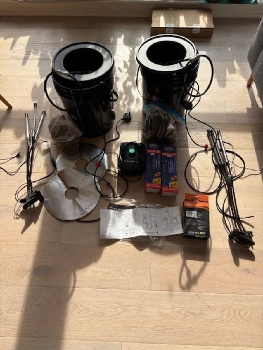MARS HYDRO DWC - Hydroponics w/ lights + heaters - Image 1
